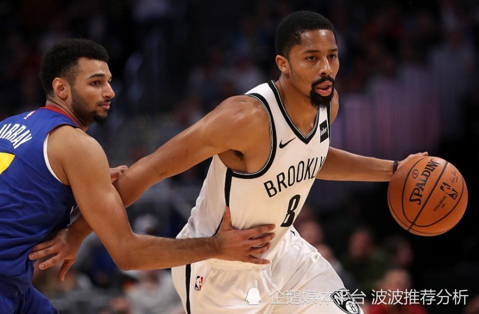 集结日体能课后；纽约尼克斯内部沟通备战欧联；赛场秩序良好；阵容厚度经受考验的简单介绍