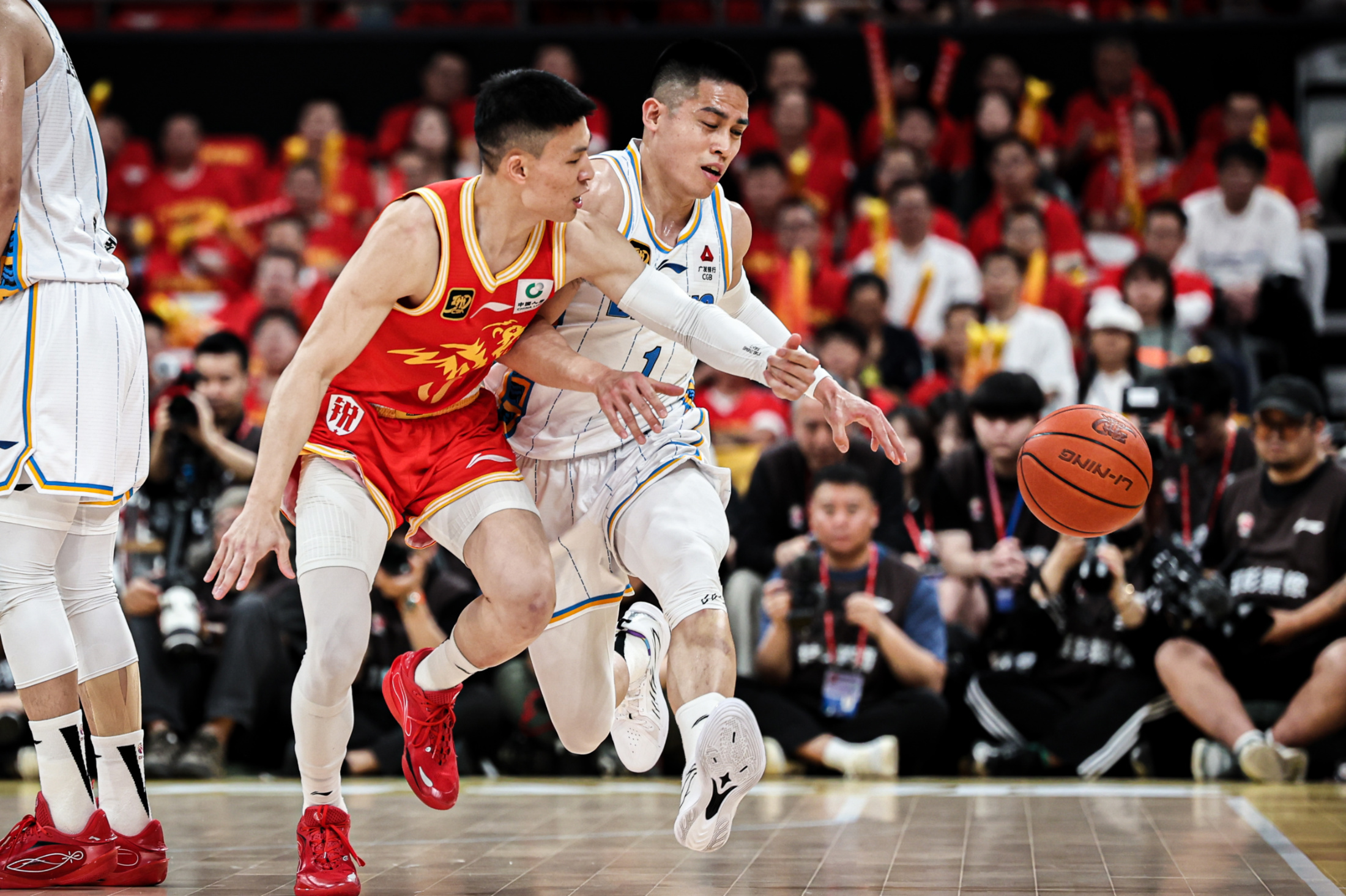 广厦男篮遭cba重罚