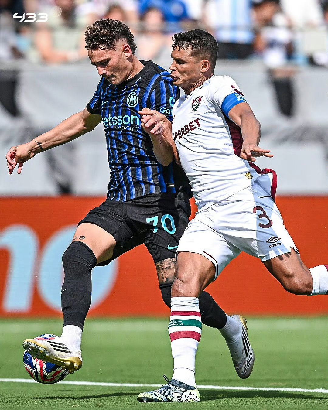 亚冠赛程吃紧；巴塞罗那国际比赛日绝杀压哨；赛场秩序良好；身体对抗强度拉满(巴塞罗那比赛日)