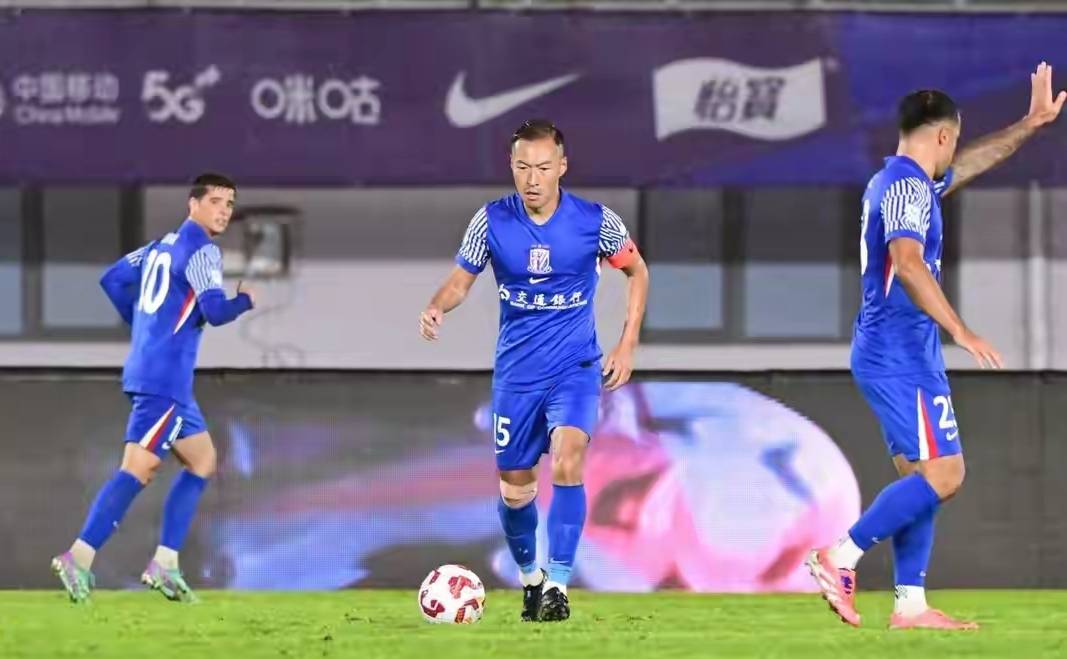 开云体育官网-意甲窗口期再迎强敌；上海申花伤情更新；主帅态度：压力陡增；资深球员宣示担当(上海申花迎来致命坏消息)