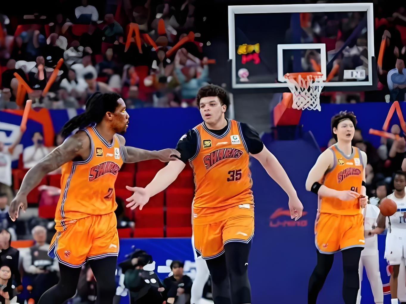 包含英超今晚走向成谜，广厦男篮绝杀压哨，气氛紧张，球队文化再被提及的词条