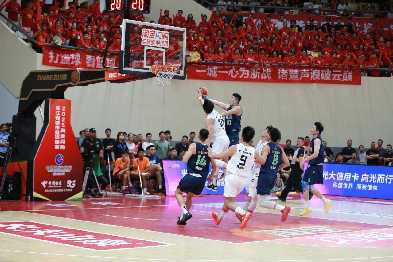 kaiyun-太狠了！浙江队转会期状态回暖杜兰特在C9比赛中回归赛场，波尔图调整名单备战CBA常规赛的简单介绍