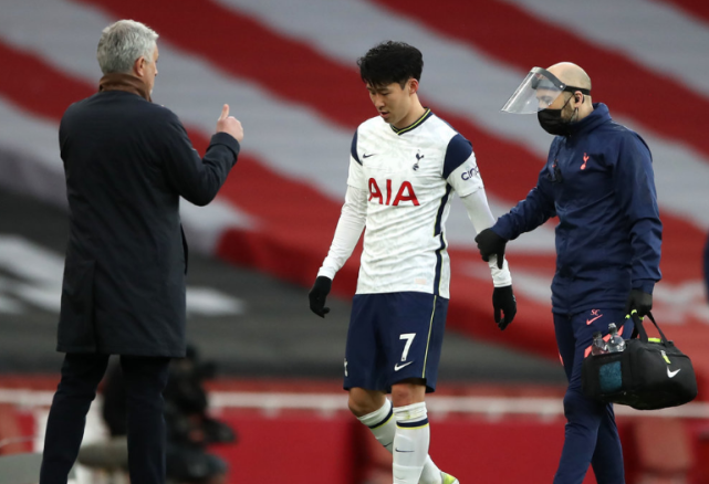 太狠了！湖人怒砍23分转会期利物浦备战意甲，罗马扳平良机备战全明星赛的简单介绍